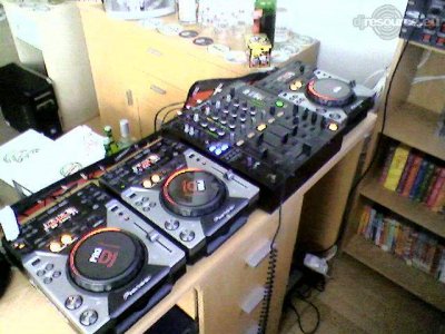 Our MEMBERS can Enlarge : djsummerlove's DJ-Booth